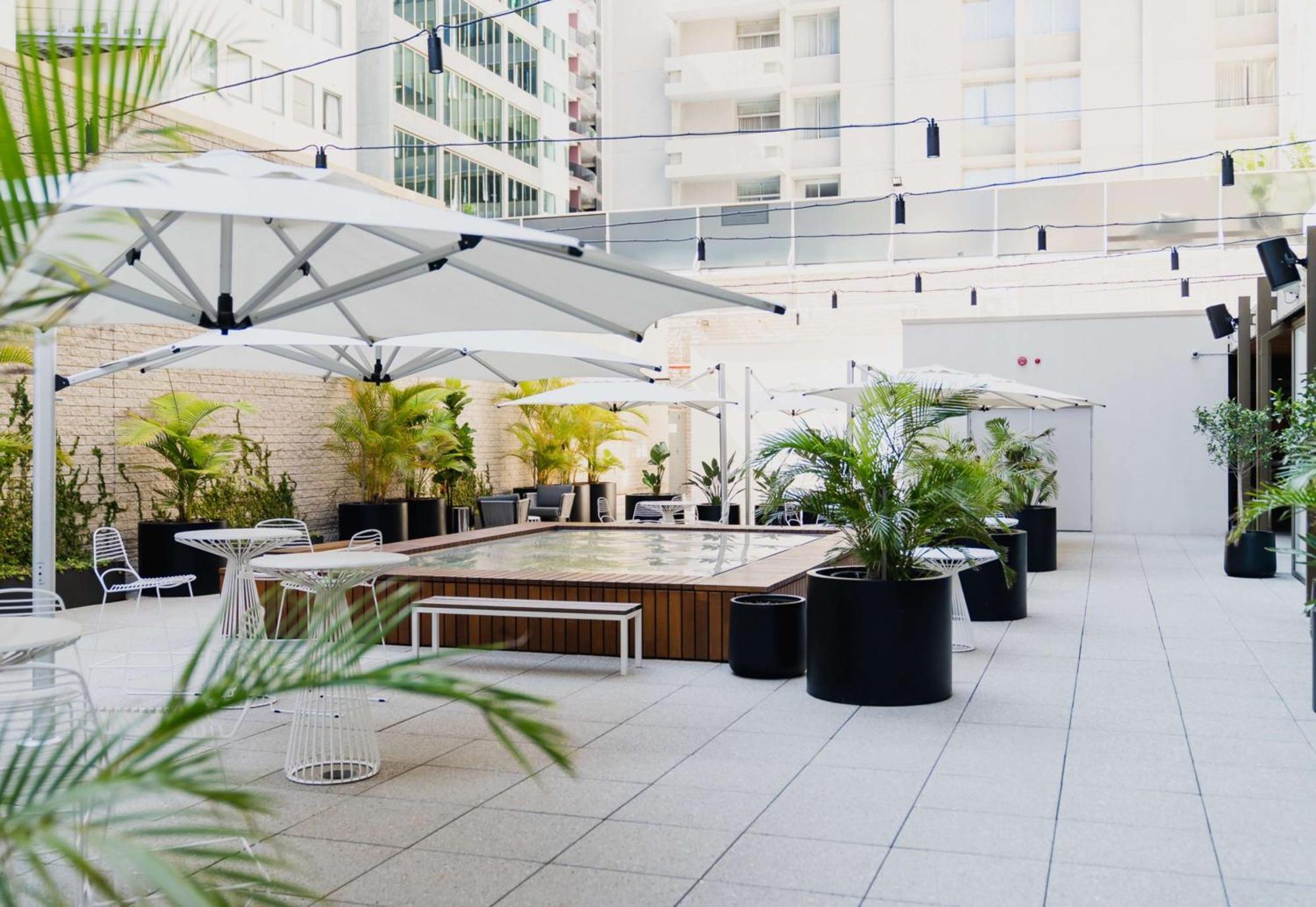 Parmelia Hilton Perth Hotel Exterior photo The rooftop bar at the Hotel